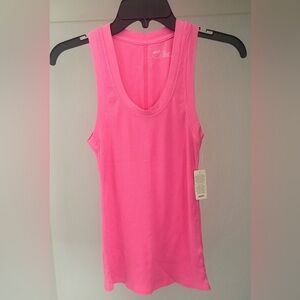 Aerie Pink Tank Top with Soft Fabric and Sleek Design